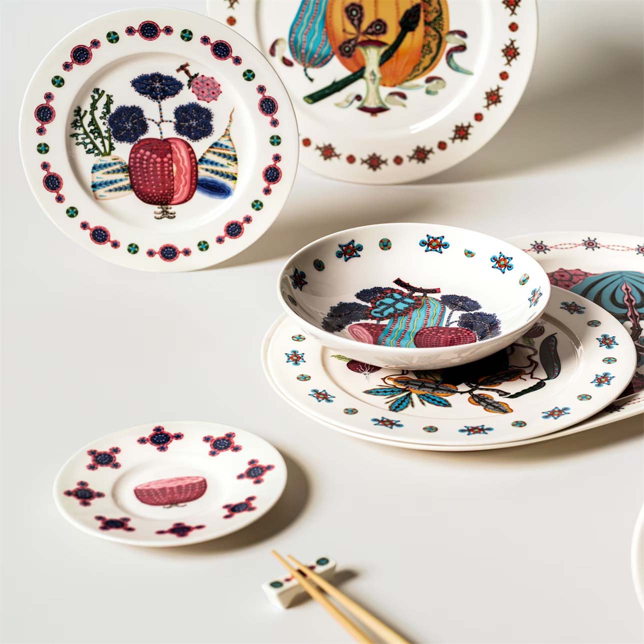 THE FAVORI×SATOKO THE AGATE EDITION セット Latest from IITTALA – the picturesque TAIKA SATO tableware collection